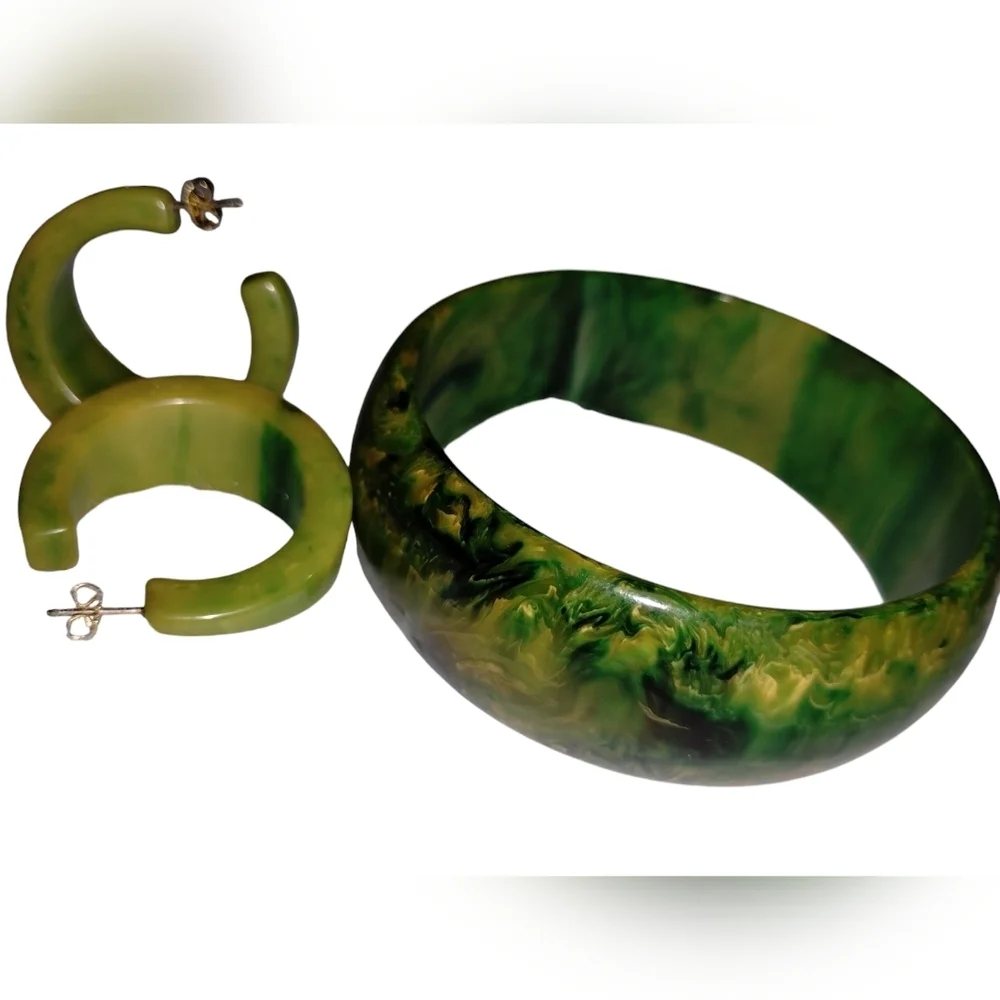 BAKELITE End of Day Marbled Bracelet & Earrings Green, Gold, Black Vintage Set